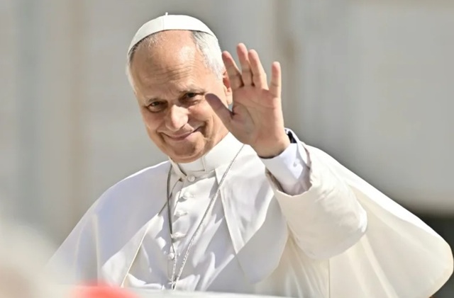 Papa Leon al XVI-lea a fost operat de un cancer pulmonar; starea de sănătate este monitorizată la Roma