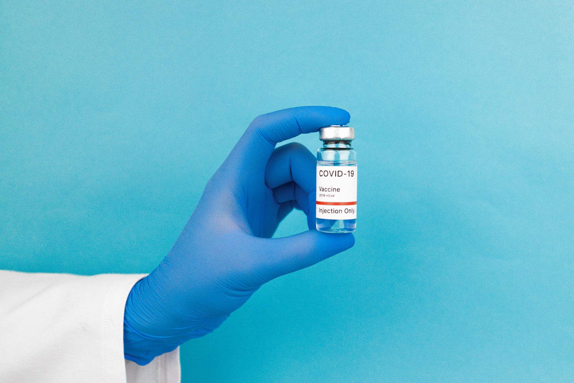 Stocuri limitate pentru vaccinurile injectabile împotriva gripei în România. Noi livrări în octombrie