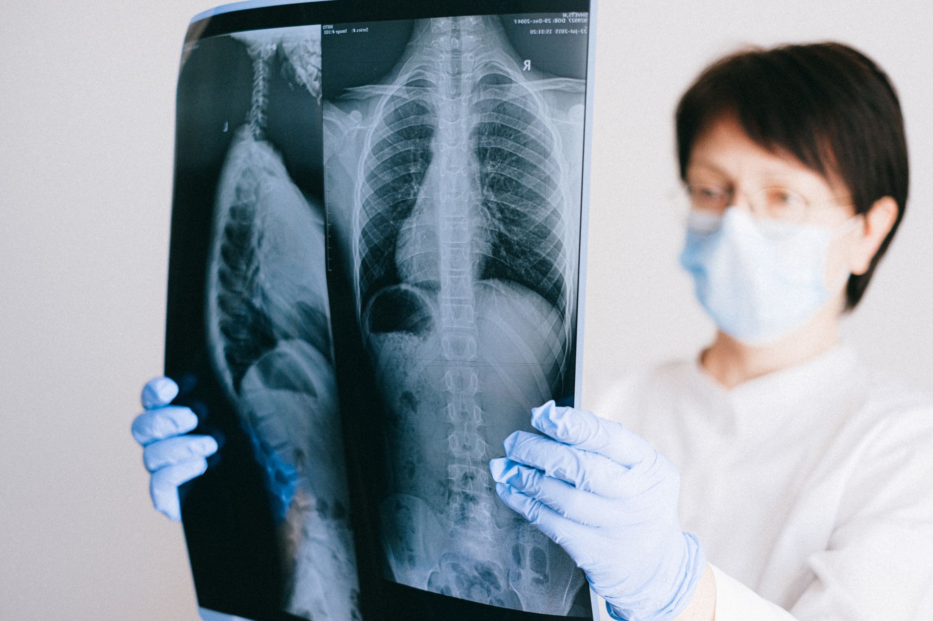 Analiza vocii prin inteligență artificială poate semnala îmbătrânirea creierului și riscul de demență