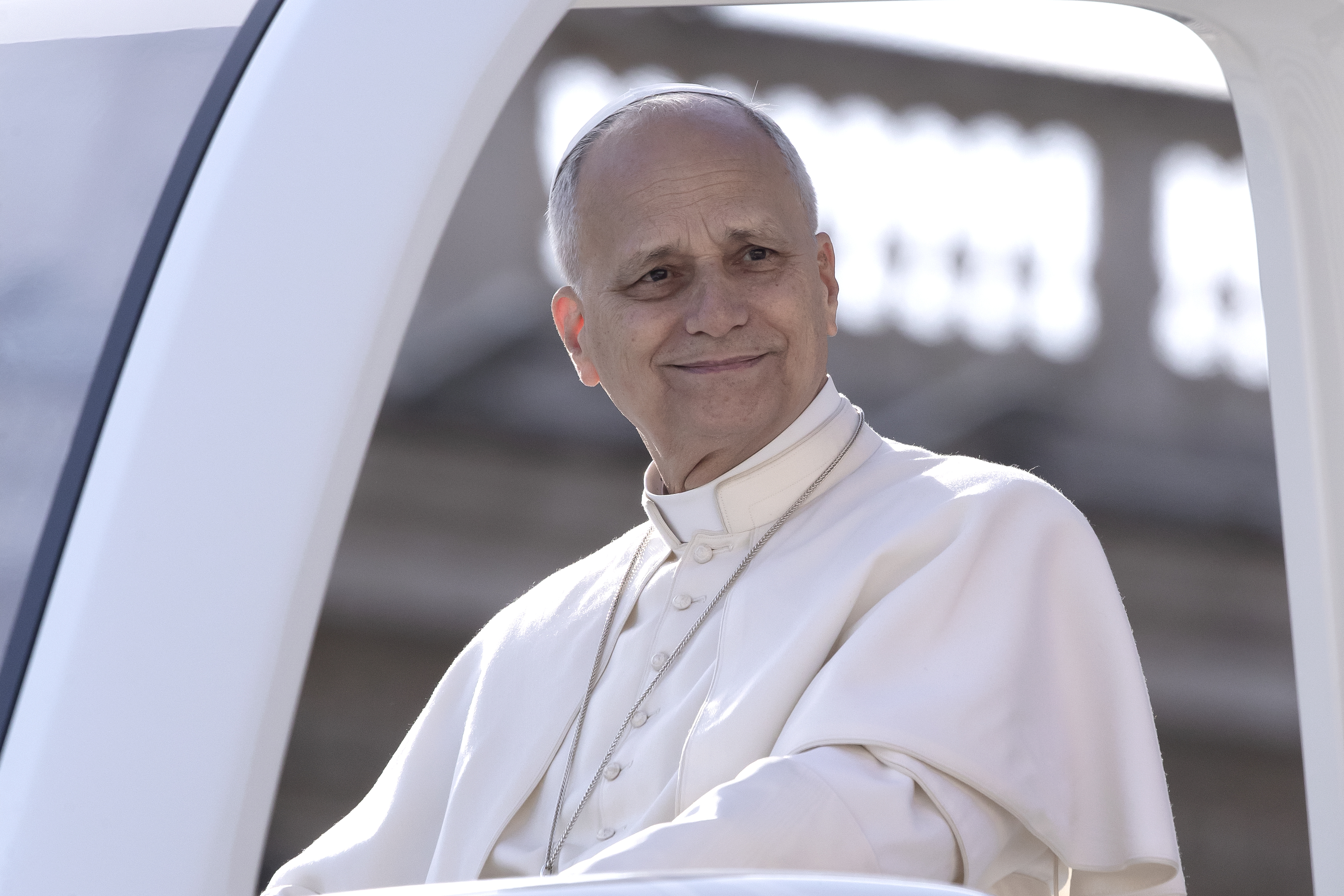 Papa Leon al XIV-lea este externat din spital după intervenția chirurgicală pentru cancerul pulmonar