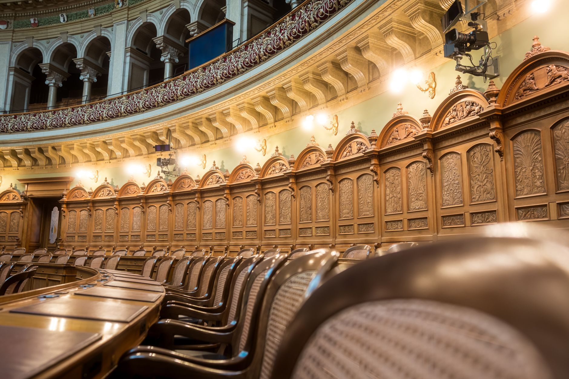 Tinerii din România pleacă de acasă mai târziu decât media europeană