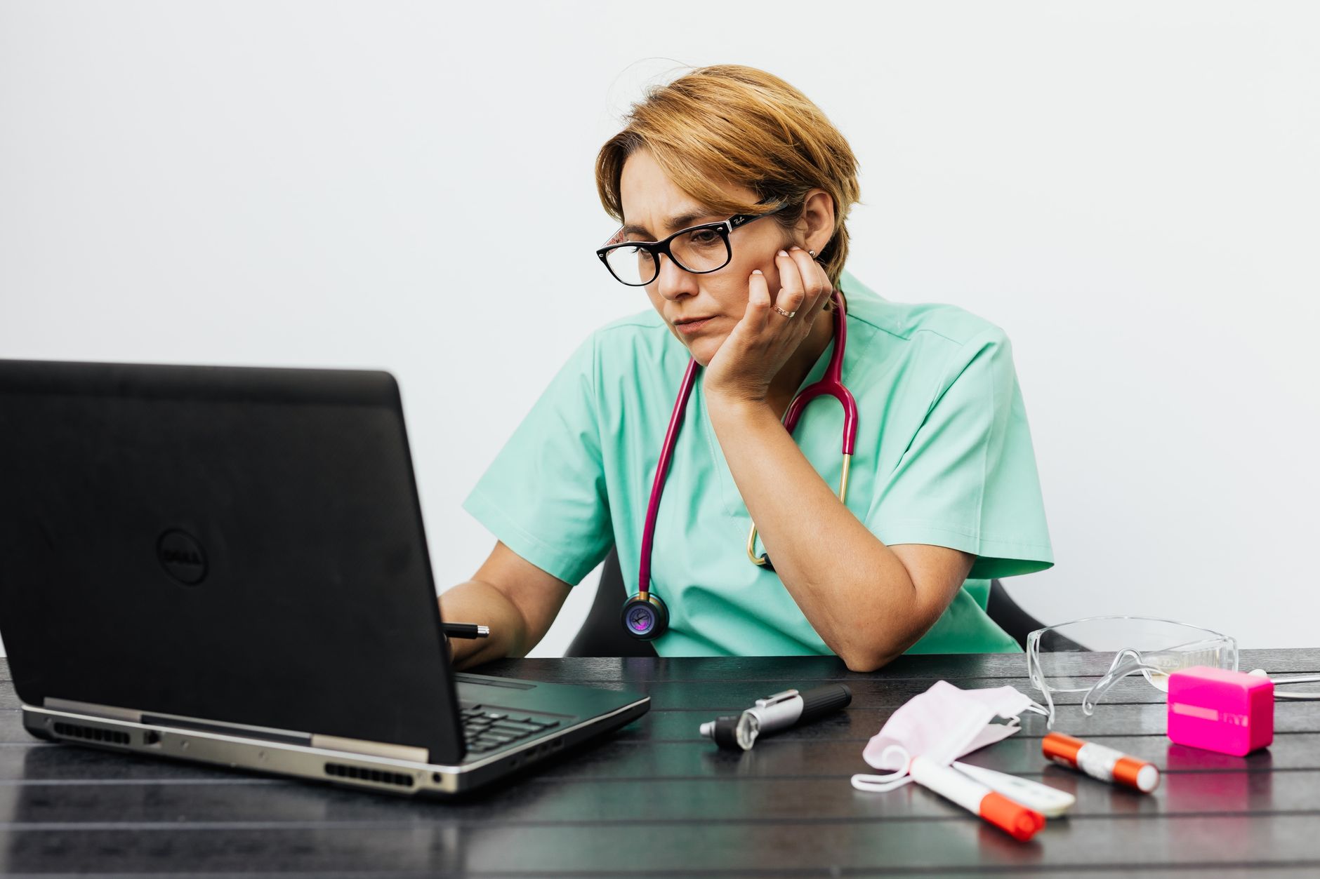 Cercetătorii și profesioniștii din sănătate din România pot obține licențe software gratuite