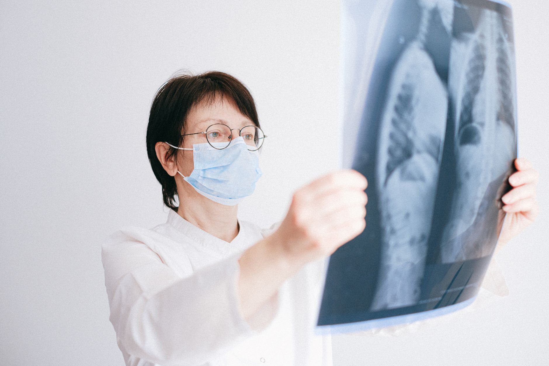 Inteligența artificială poate prezice supraviețuirea la cancer folosind o simplă fotografie cu fața