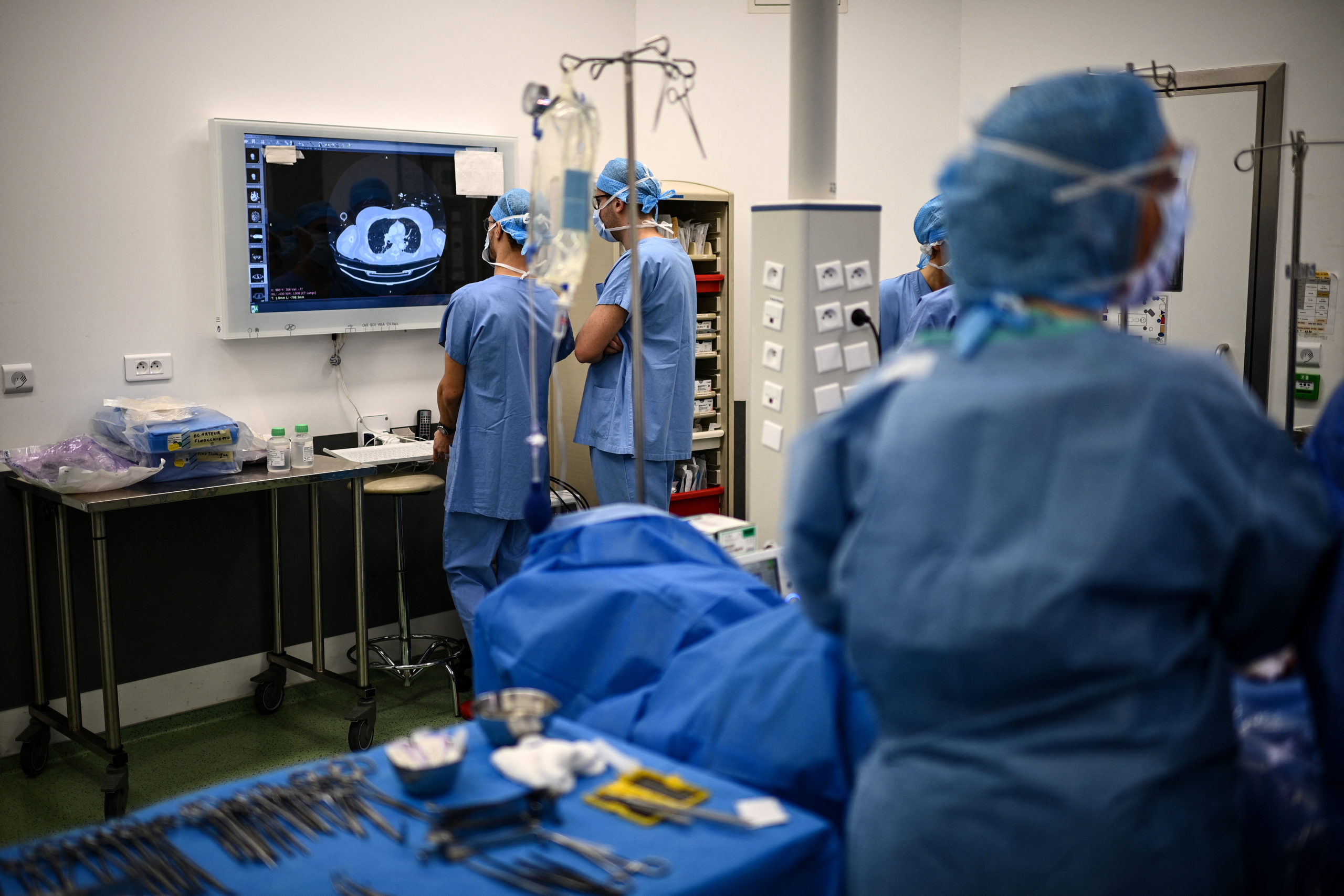 Inteligența artificială poate estima vârsta biologică și supraviețuirea în cancer printr-o simplă fotografie