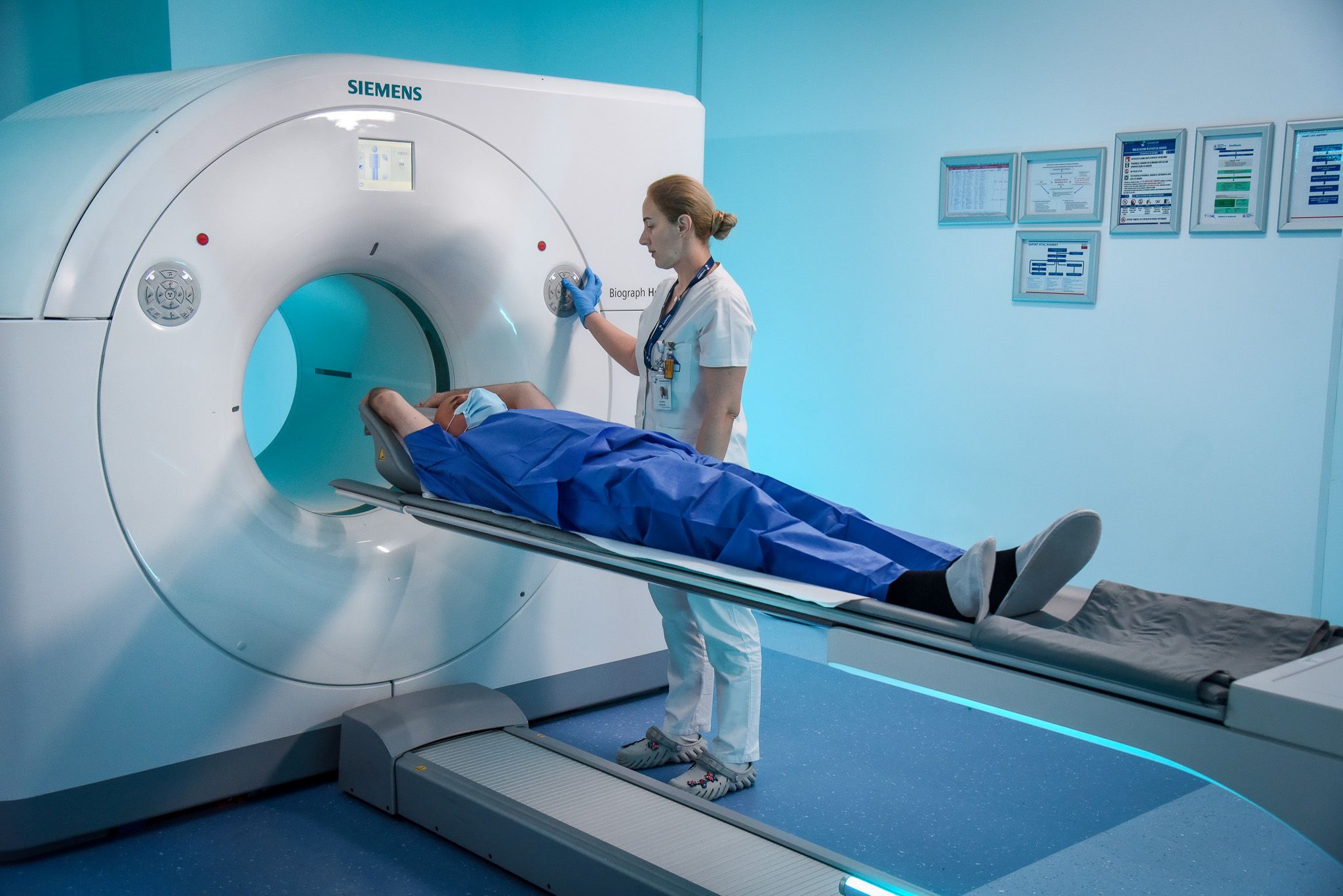 Tehnologie medicală de ultimă generație pentru combaterea cancerului de prostată este disponibilă în România