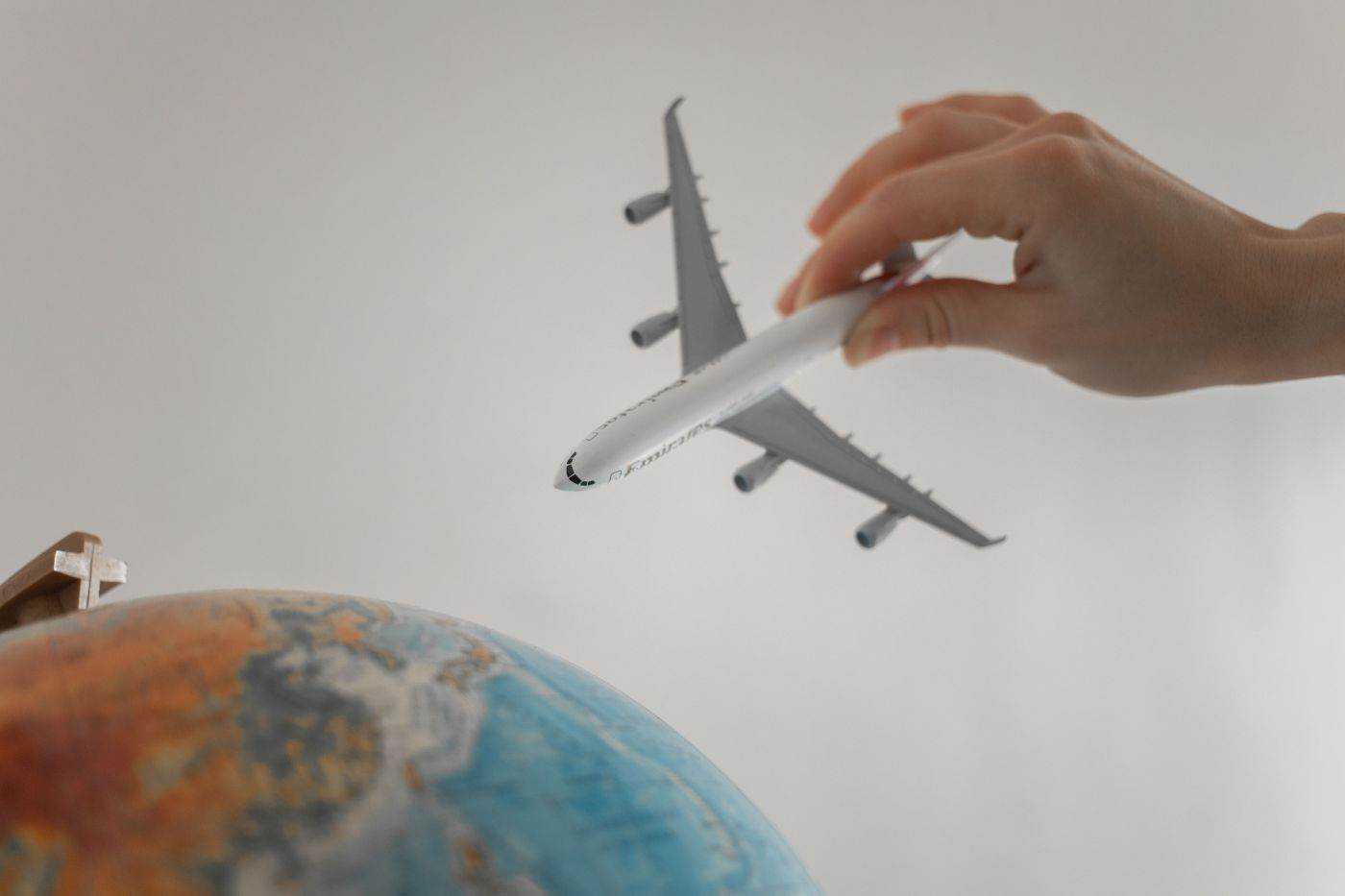 Parlamentul European aprobă noi reguli pentru pasageri: ce se schimbă la rambursarea biletelor de avion