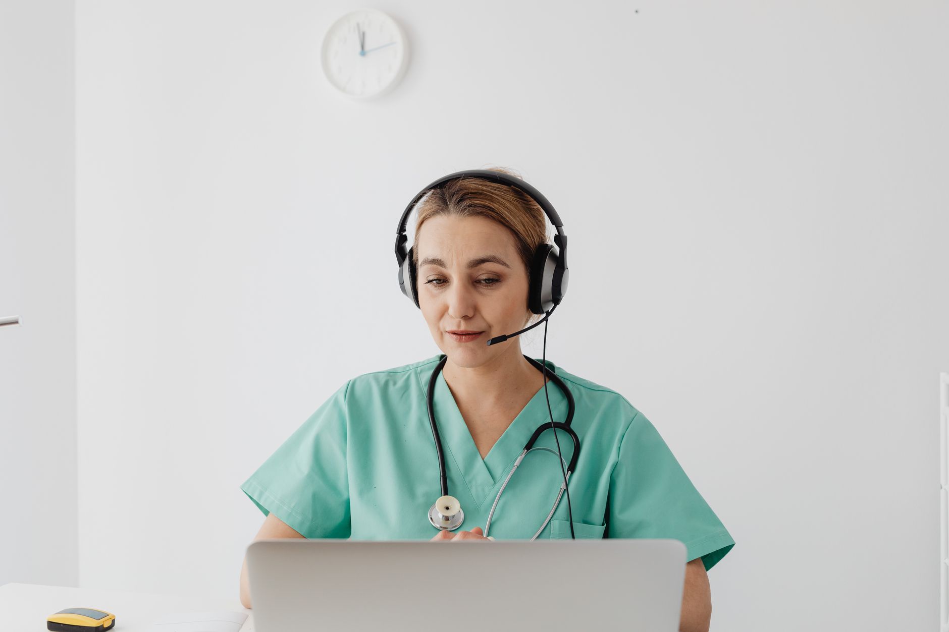 OpenAI în instanță după sfaturile medicale oferite de ChatGPT unui bărbat internat la psihiatrie
