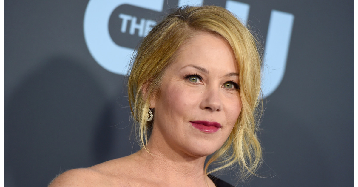 Actrița Christina Applegate a fost diagnosticată greșit cu scleroză multiplă: provocările medicale ale bolii
