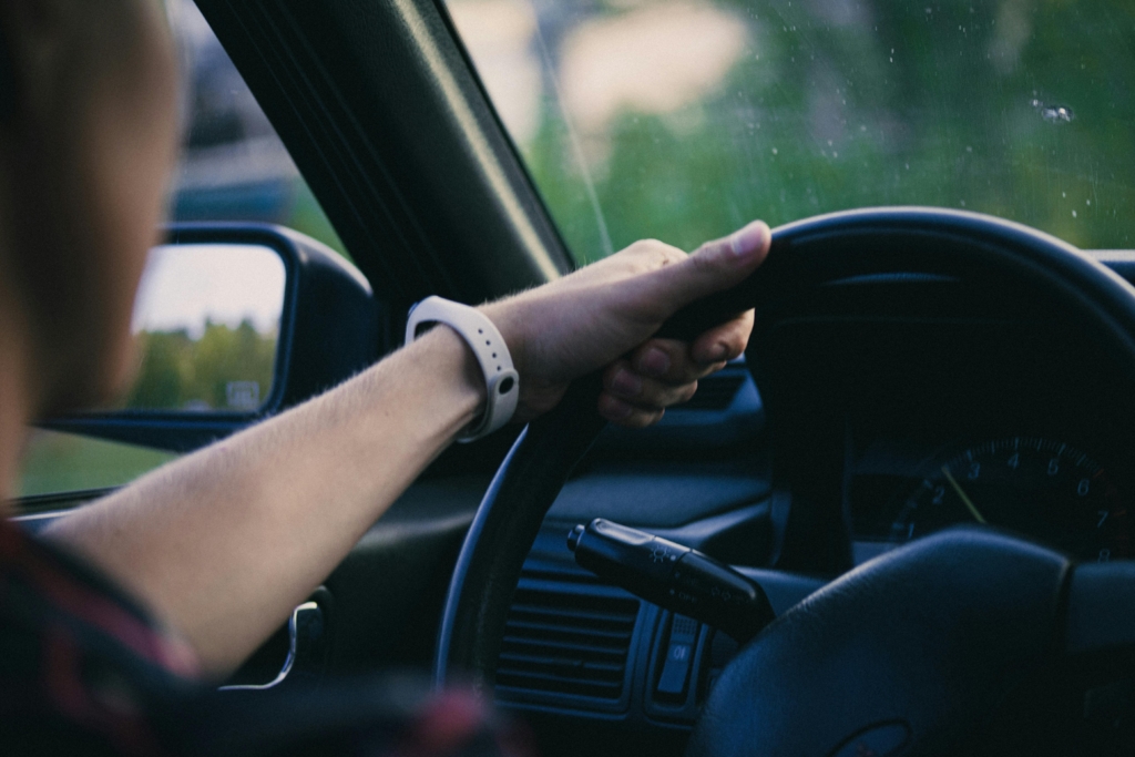Se schimbă regulile pentru obținerea permisului auto: noi norme medicale pentru siguranța rutieră