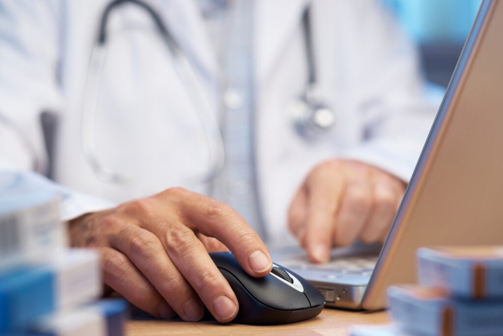 Sistemul de plăți pentru medici se schimbă: vor exista tarife progresive pentru gărzile efectuate