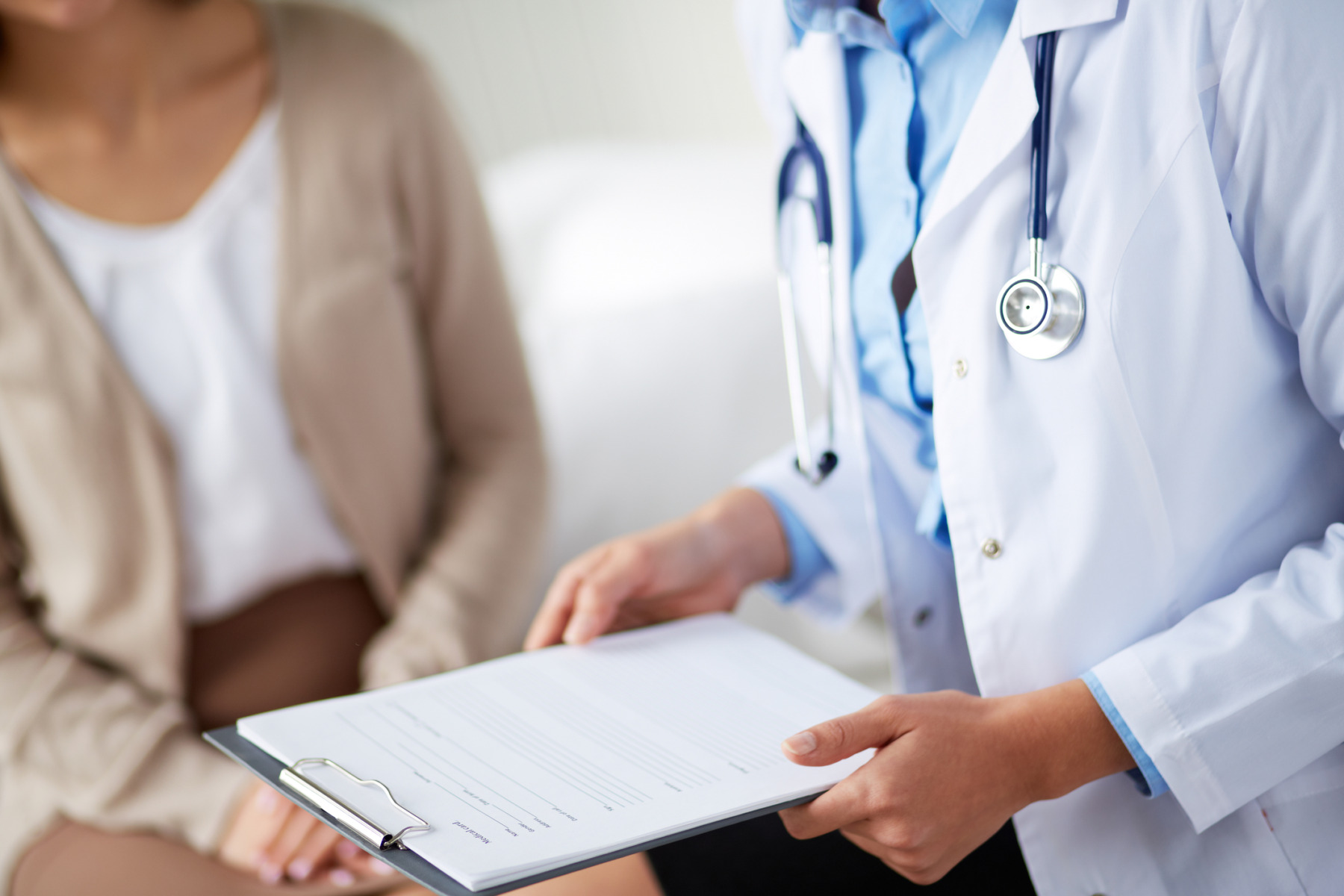 Ministrul Sănătății va schimba comisii care blochează recunoașterea calificărilor medicilor