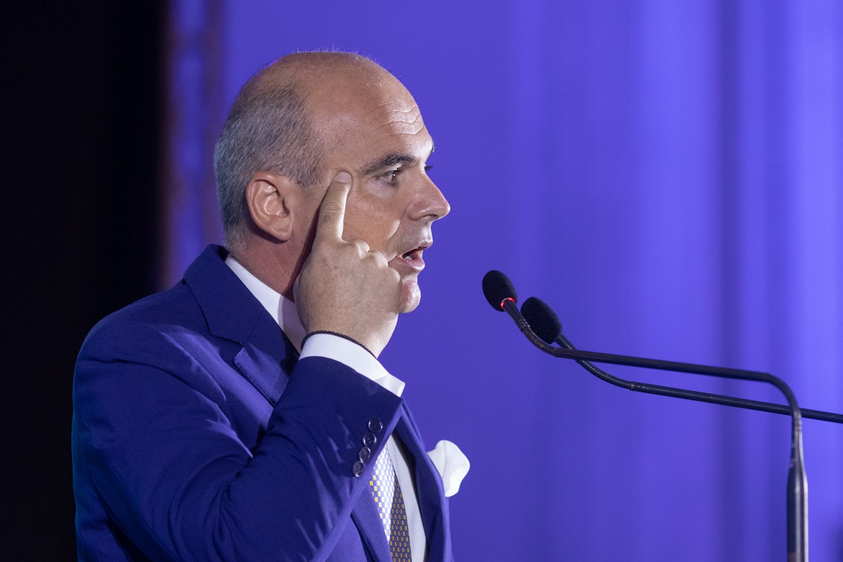 Rareș Bogdan cere demisia Ursulei von der Leyen: „A pus în genunchi industria europeană”