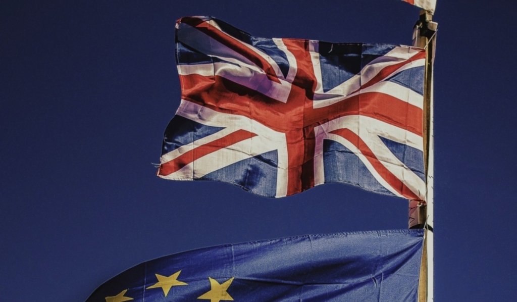 Posibilă revenire la libera circulație în Marea Britanie: mize politice și riscuri de opoziție