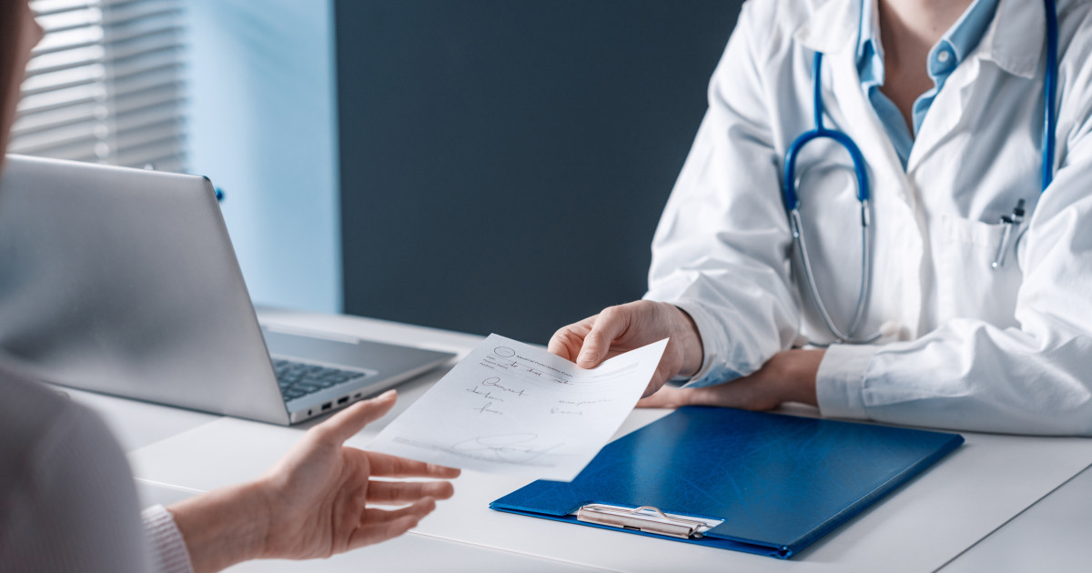 Reguli de decontare pentru analize medicale: cum funcționează biletele de trimitere eliberate de medici