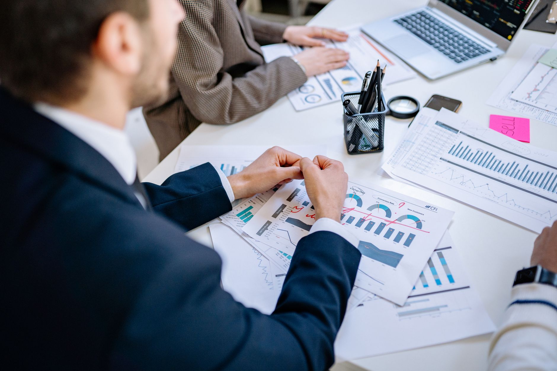 Bulgaria depășește România la nivelul salariului minim net: Schimbarea de paradigmă de la Sud de Dunăre
