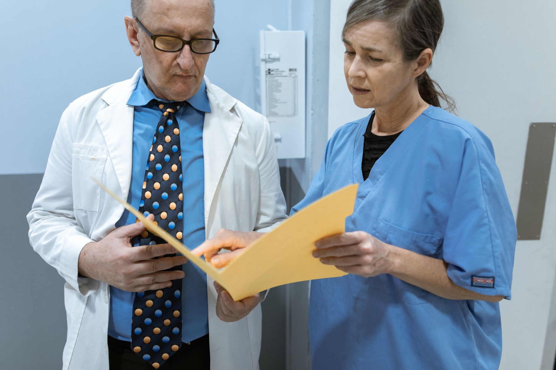 Control strict asupra reclamelor medicale: Mesajele despre sănătate vor necesita avizul Colegiului Medicilor