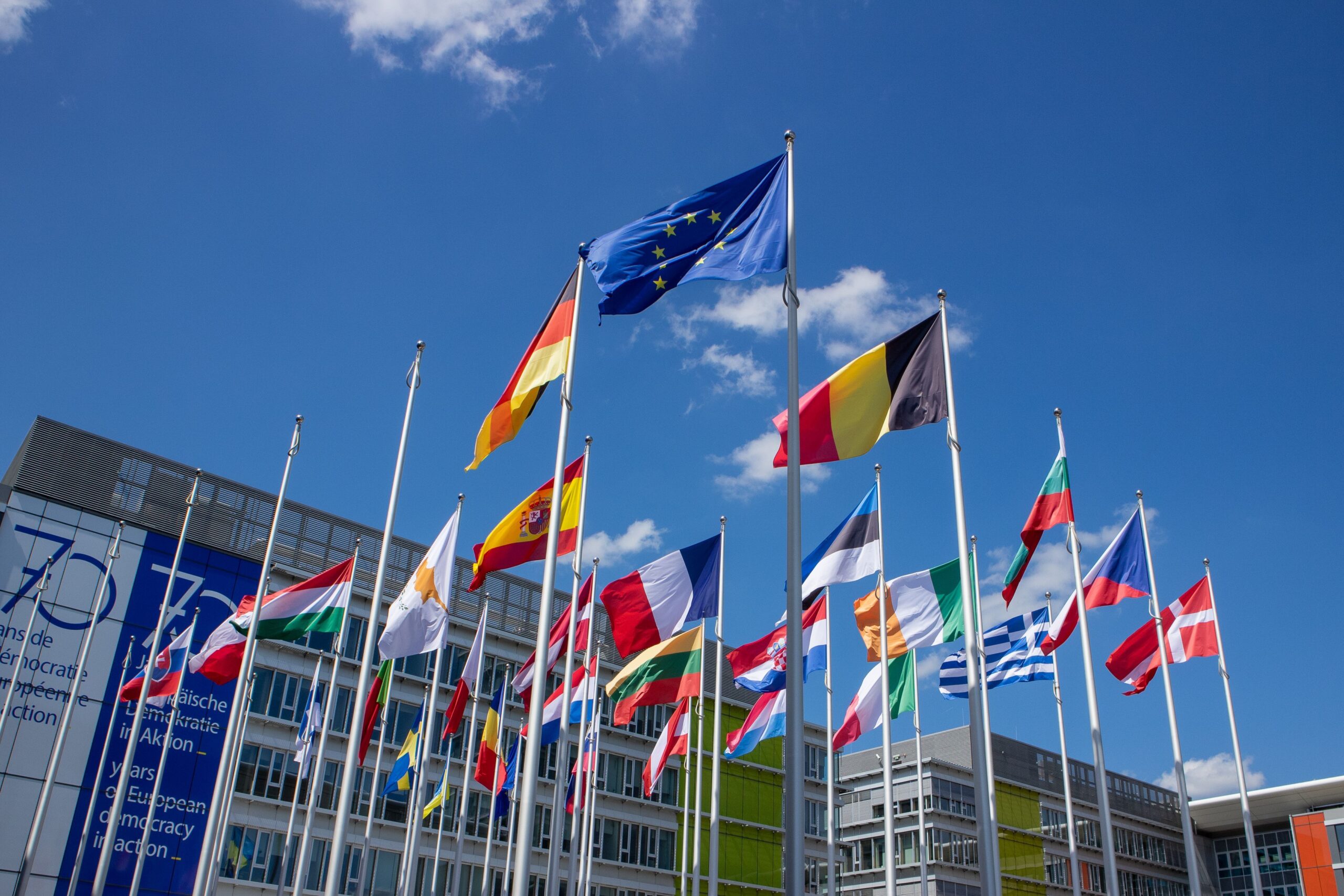 Treisprezece state UE cer eliminarea birocrației excesive, România refuză să semneze inițiativa