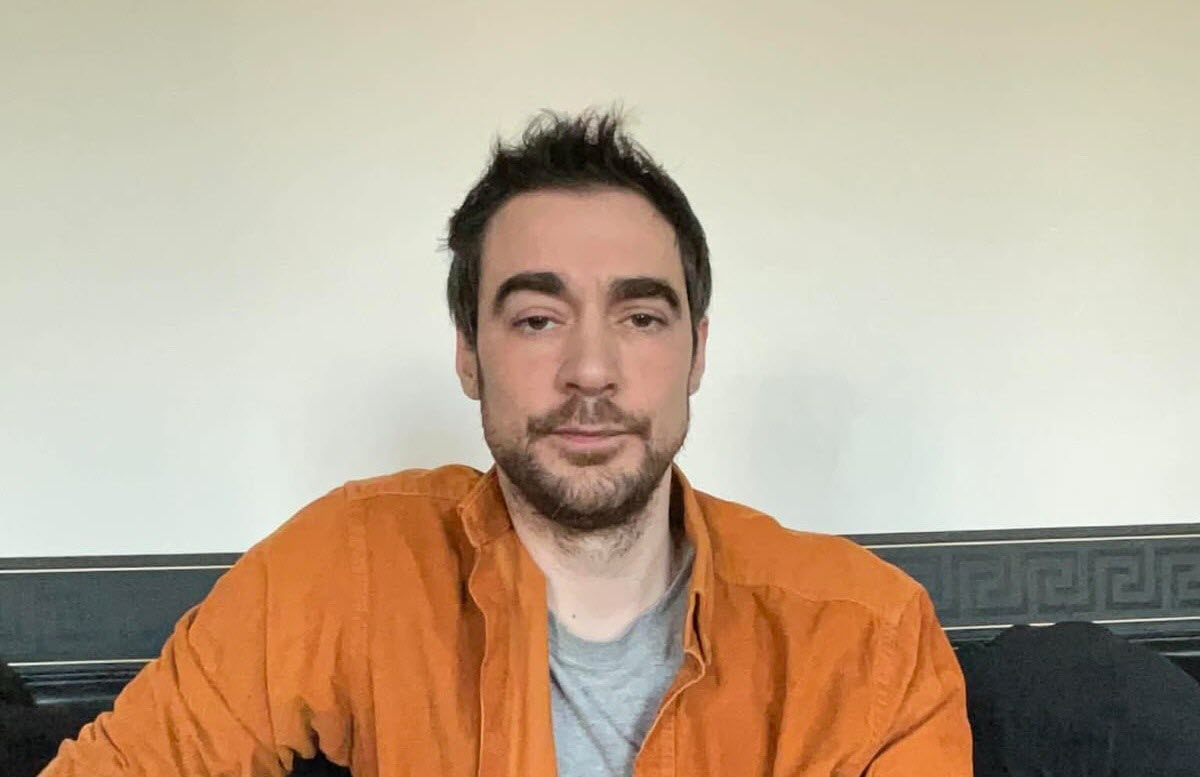 Actorul Arnaud Denis a ales eutanasia după suferințe extrem de grave cauzate de o proteză