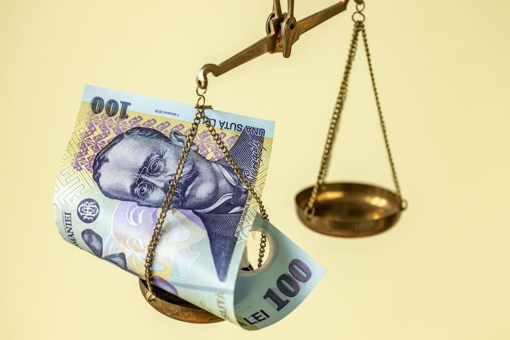 Riscul de retrogradare la categoria „junk”: România începe discuțiile cu S&P în plină criză politică