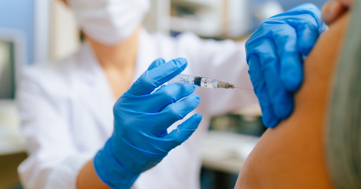 Reguli de vaccinare antigripală pentru 2026: cine beneficiază de imunizare gratuită și când trebuie început procesul