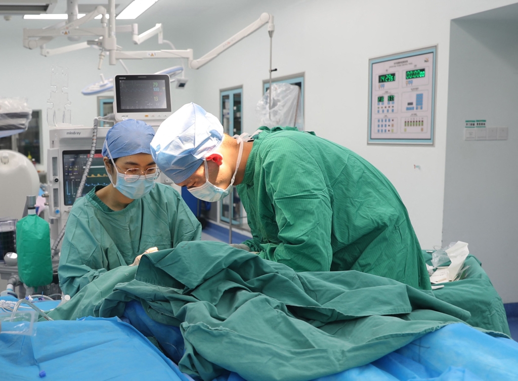 Cancerul de vezică urinară: simptomele care sunt confundate cu infecții banale și riscul de diagnostic întârziat