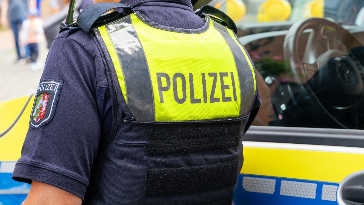 Român prins în Germania cu buletinul falsificat pe telefon. Avea interdicție de intrare în țară