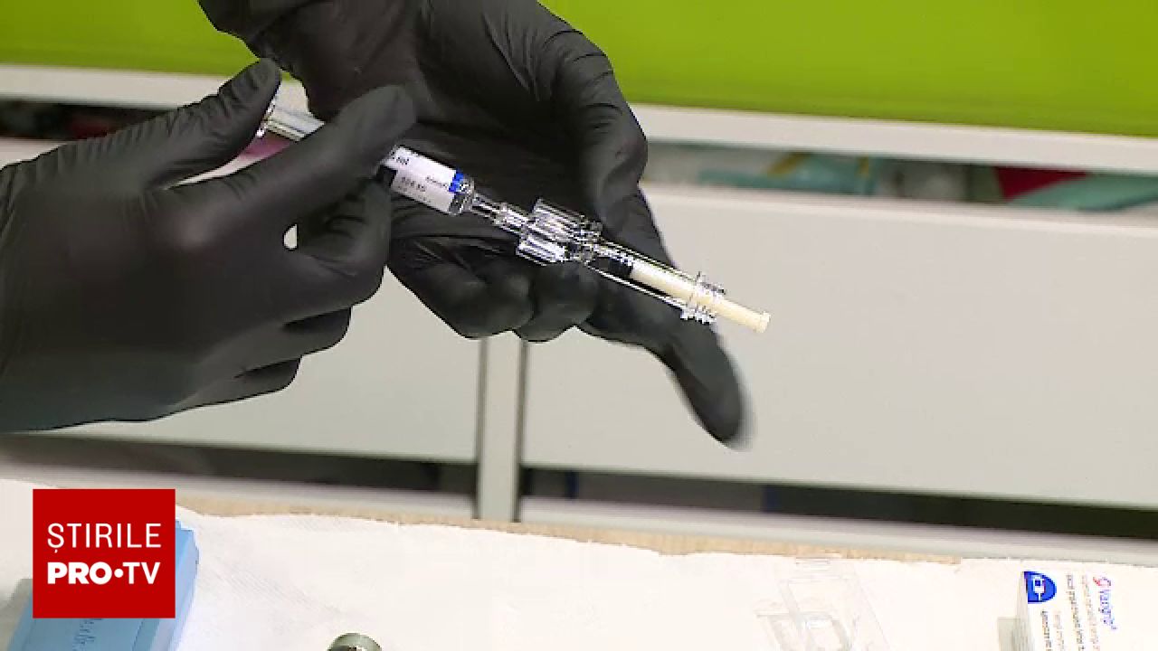 Vaccinul antigripal a intrat în farmacii: cine beneficiază de imunizare gratuită și cum se aplică dozele