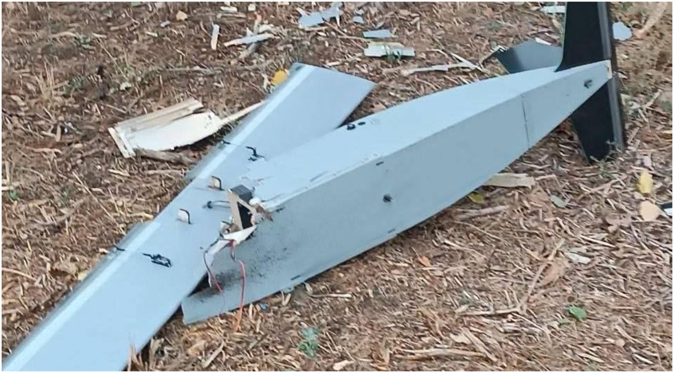 Fragmente de dronă găsite pe un câmp în Republica Moldova, zona a fost securizată de autorități