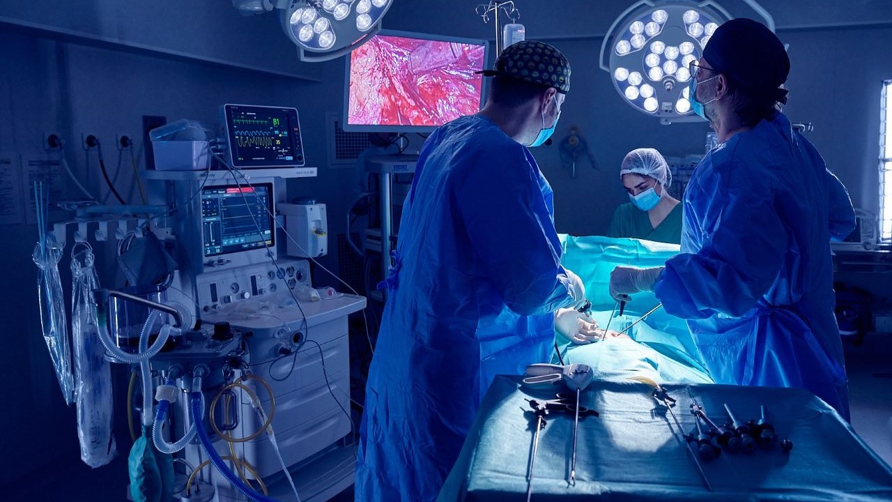 Radioterapia sau chirurgia în cazul cancerului de prostată: cum se alege tratamentul optim
