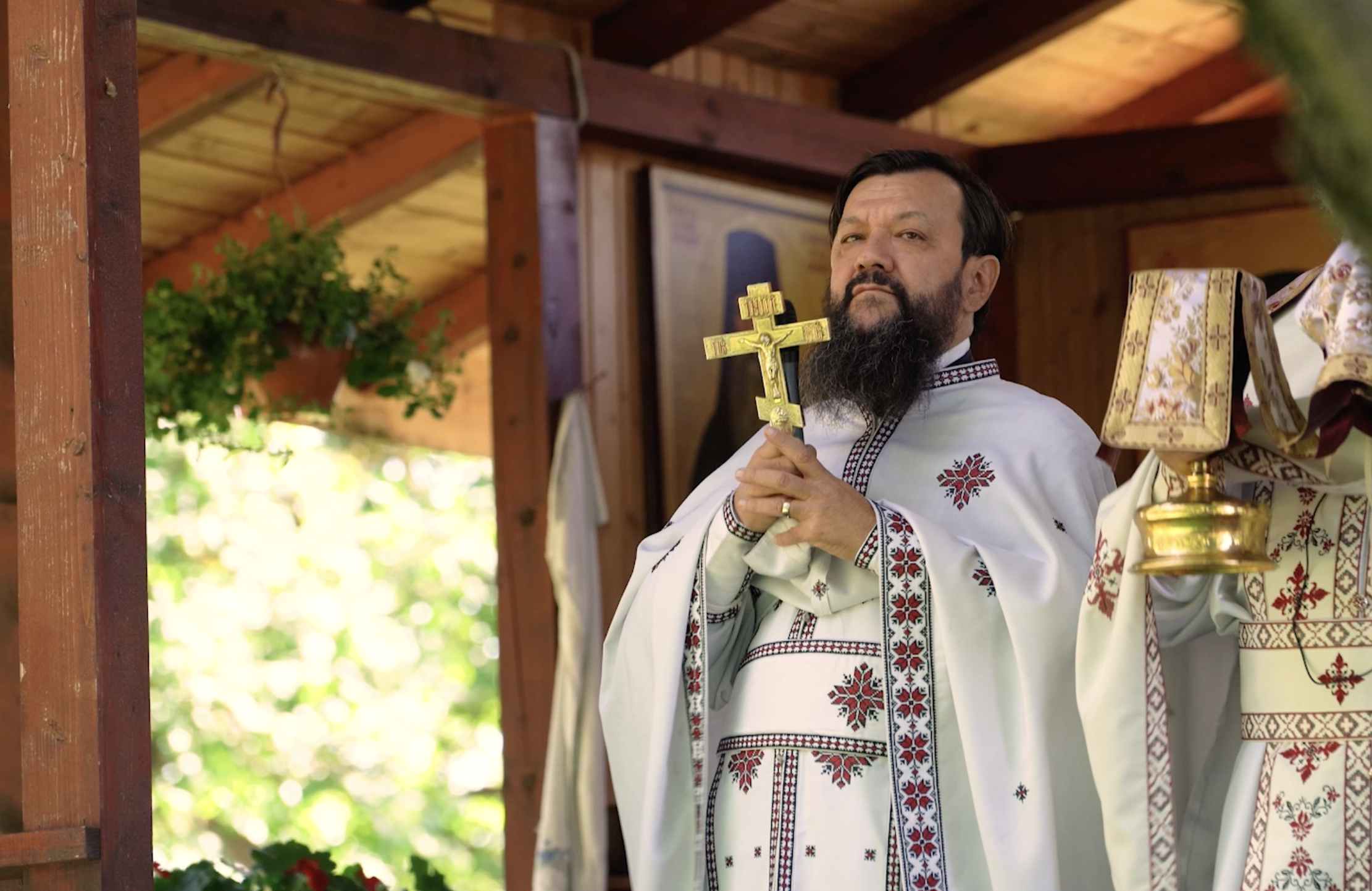 Afacerea cu „vindecări” prin dietă și credință: Cum au încasat soții Văduva sute de mii de euro
