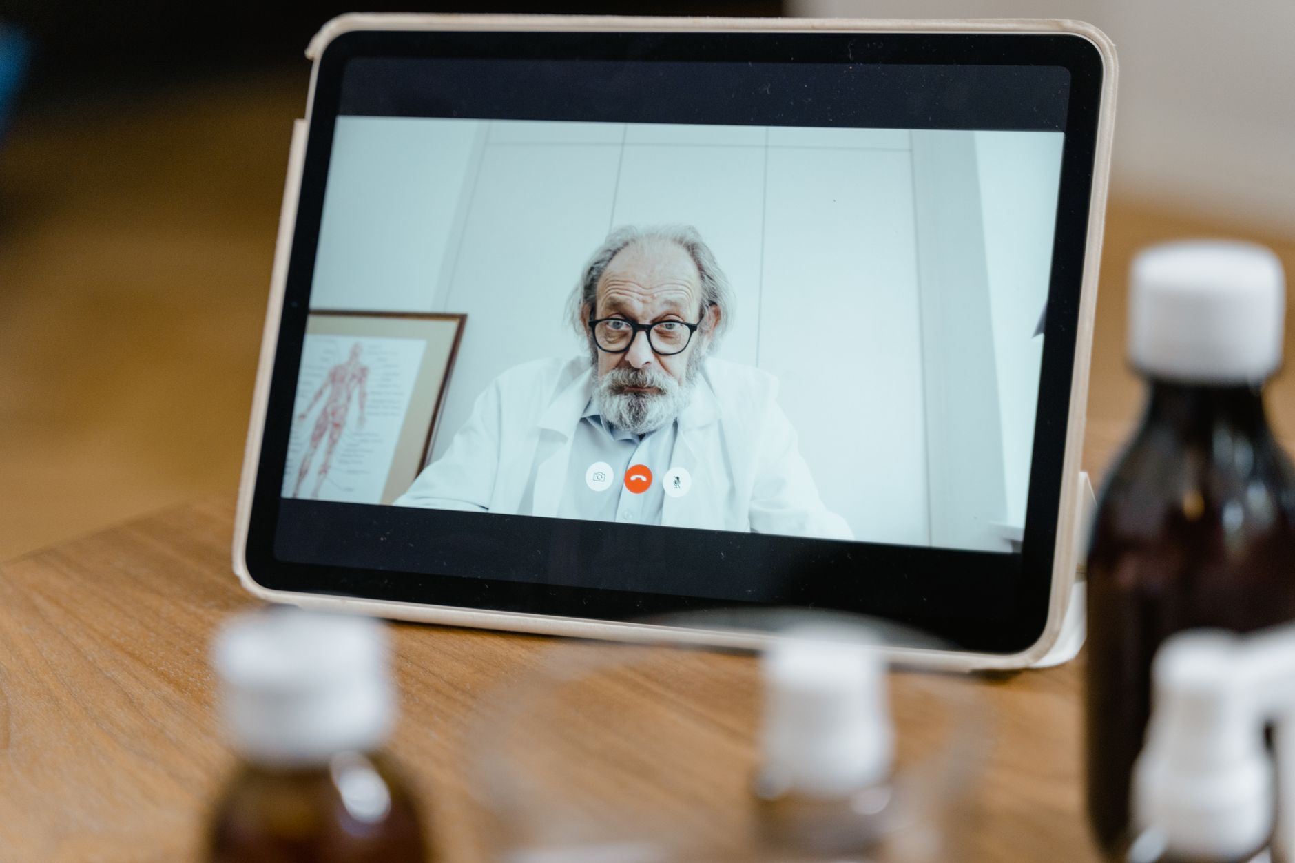 Peditel marchează un milion de apeluri: Proiectul de telemedicină pediatrică își propune o expansiune masivă