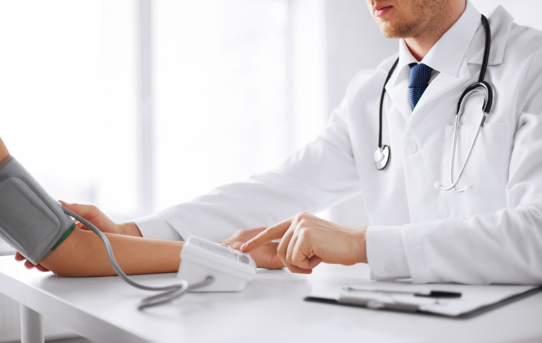 Comisia Europeană propune controale medicale obligatorii pentru prevenirea bolilor cardiovasculare