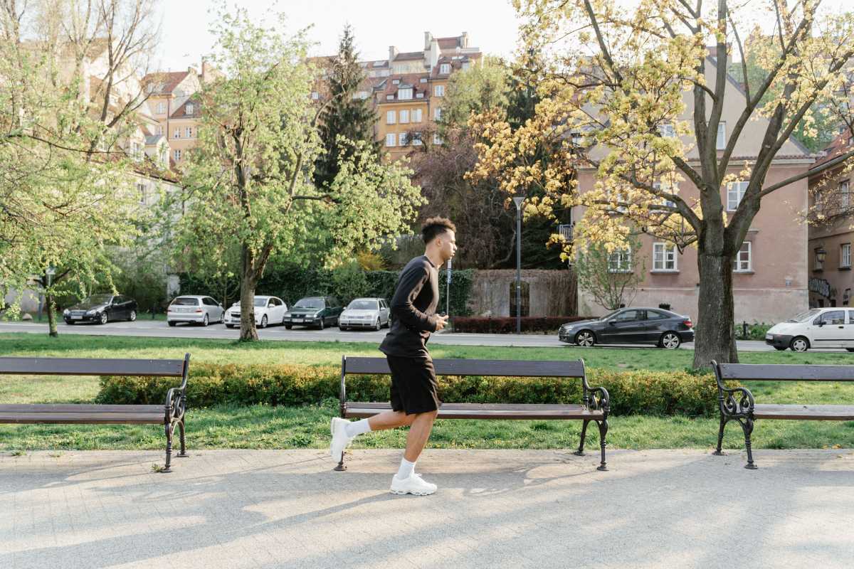 Efecte imediate asupra creierului după doar 10 minute de mișcare ușoară