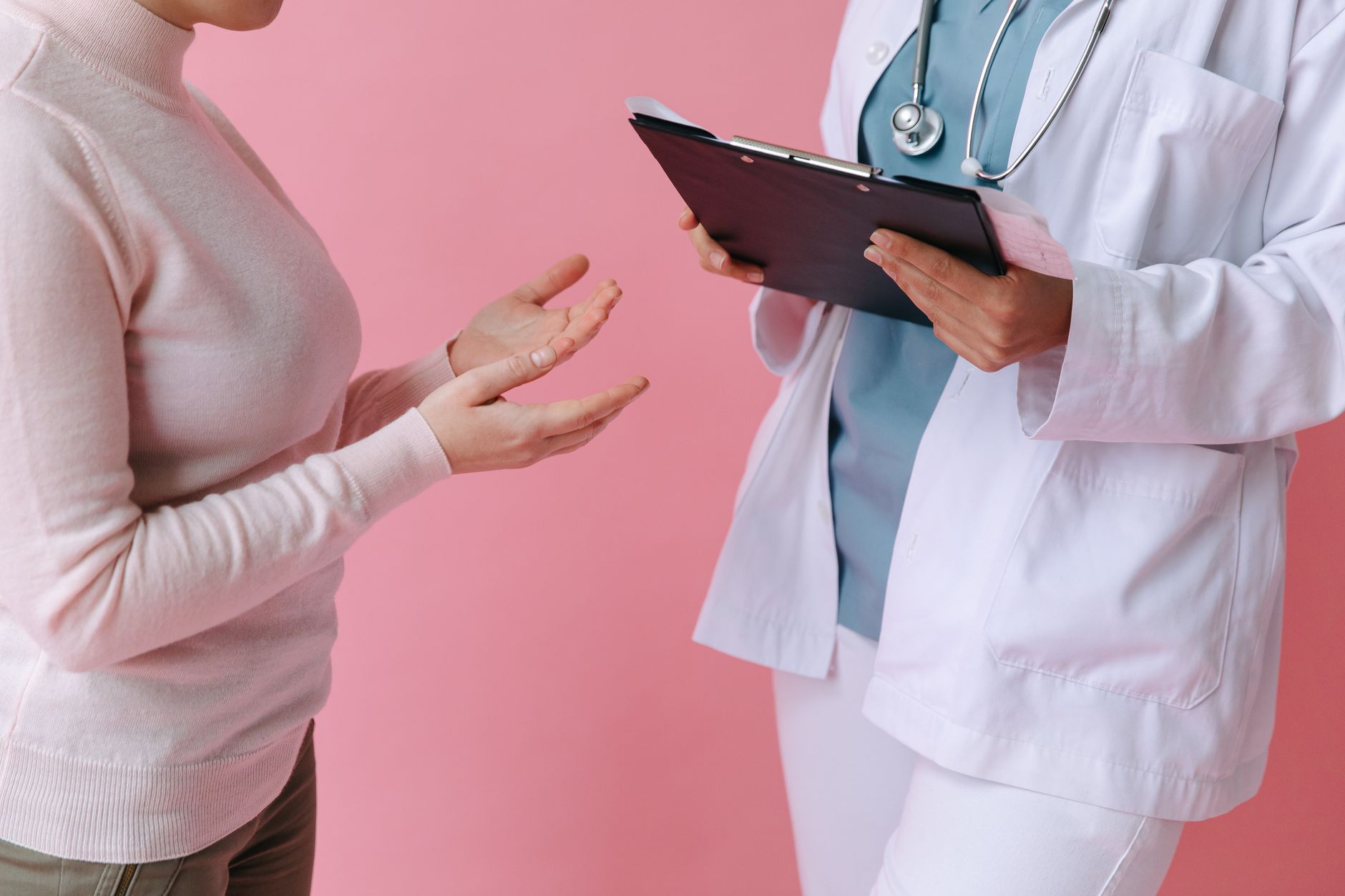 Lupta împotriva cancerului de sân și uter: Rolul crucial al geneticii și al depistării timpurii