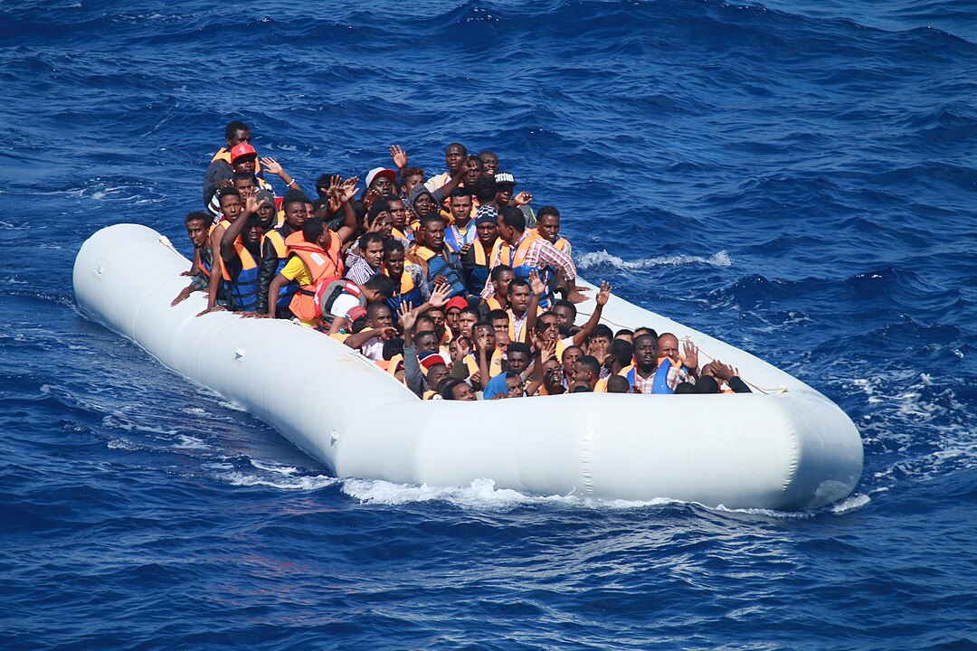 Grecia conduce grup de țări UE care propun deportarea migranților respinși în țări precum Rwanda