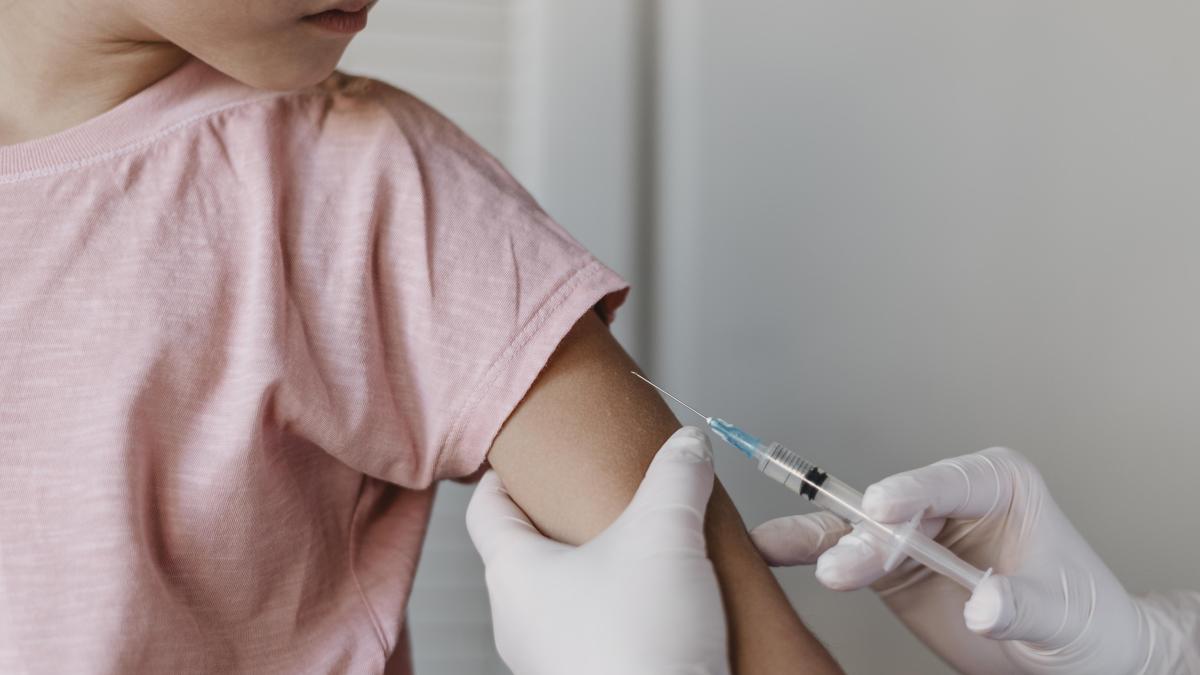 Focare de hepatită A în Brașov: 85 de cazuri raportate, majoritatea la copii