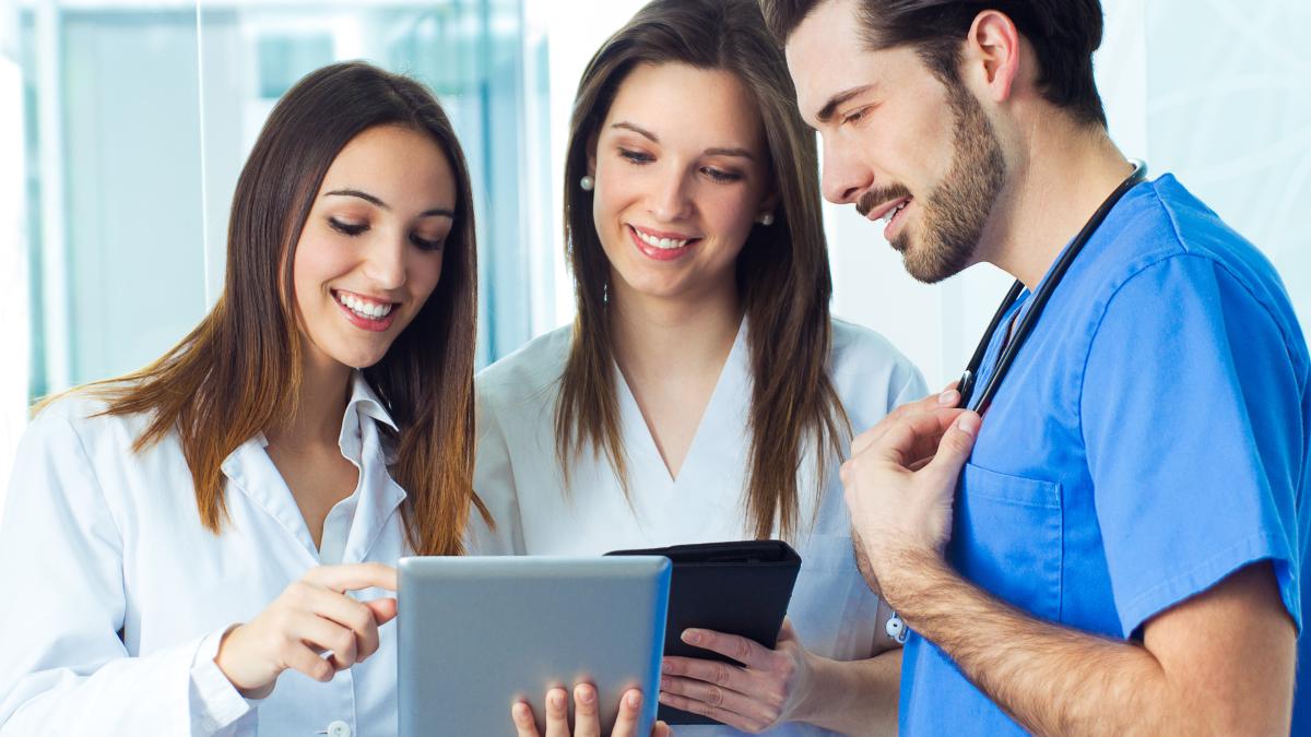Medicii români au reușit să își consolideze reputația în Spania, chiar și în topul rezidențiatului