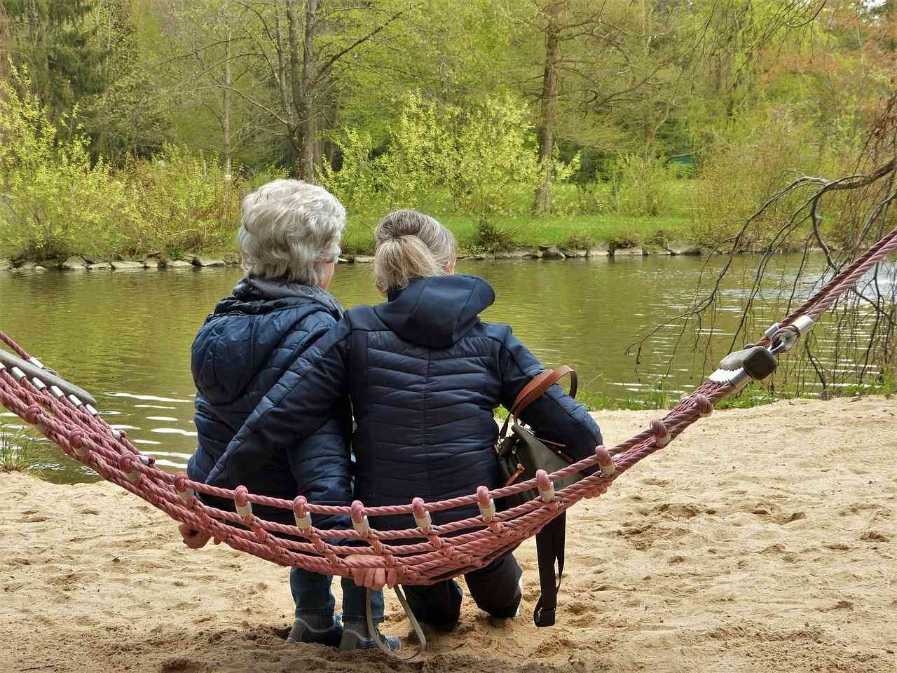 Menopauza precoce ar putea indica un risc crescut pentru declinul cognitiv și boala Alzheimer