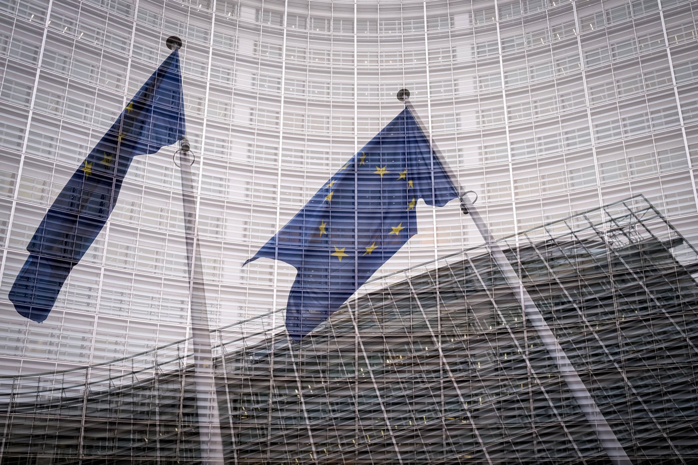 Comisia Europeană propune reforma achizițiilor publice pentru a proteja produsele europene în fața Chinei