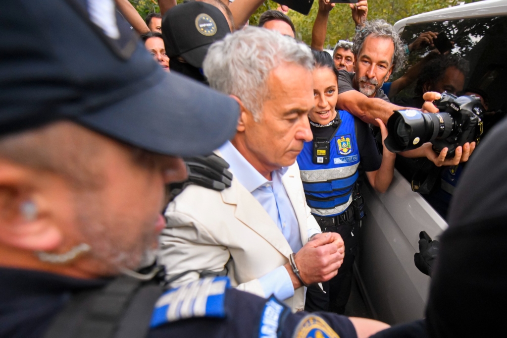 Călin Georgescu refuză mâncarea în prima noapte de arest. Ancheta DIICOT vizează traseul banilor