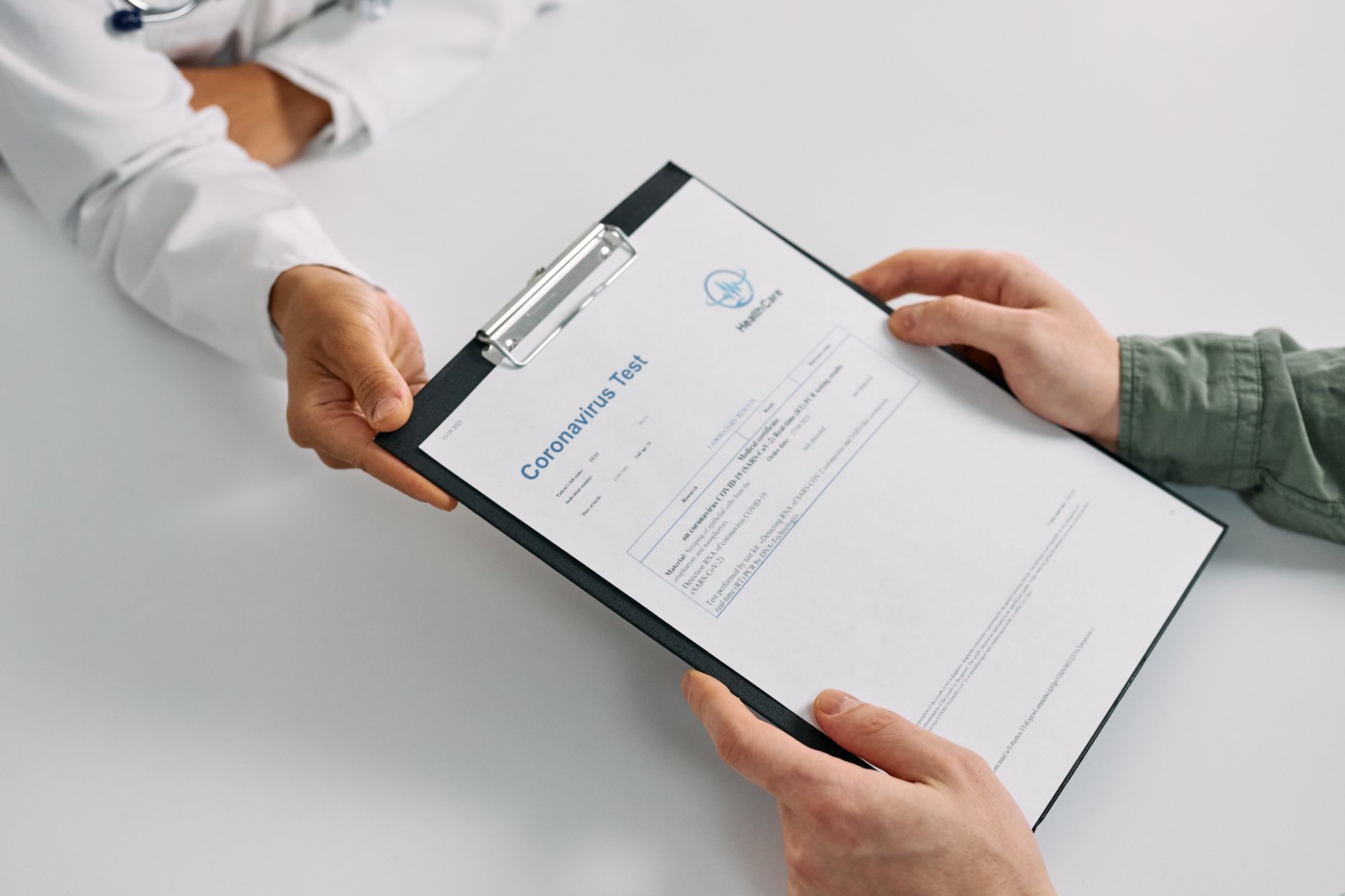 Cardul de sănătate și noua carte de identitate pot fi folosite simultan pentru serviciile medicale