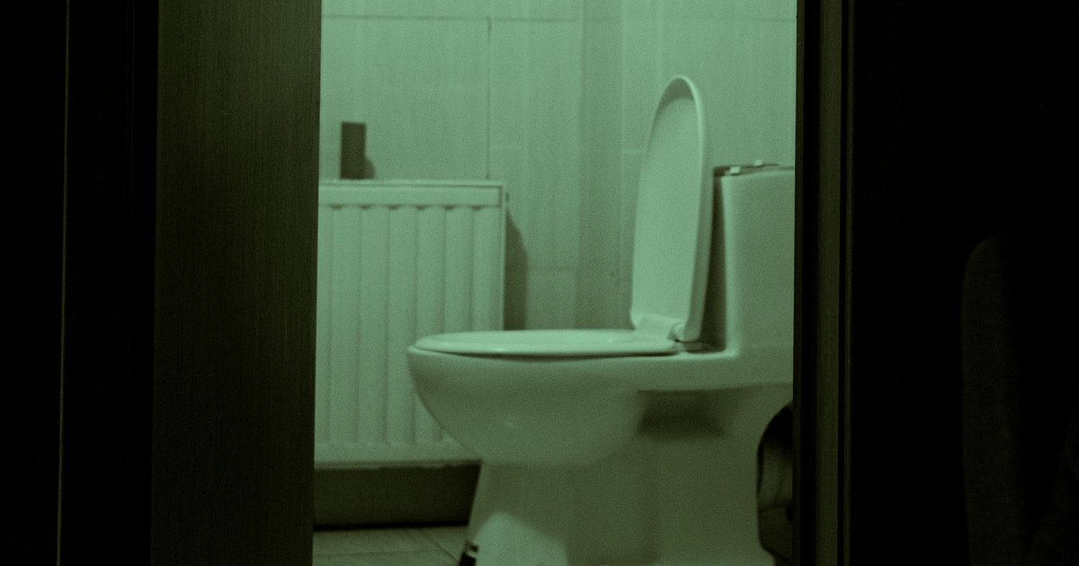 Atenție la trezirile nocturne: de ce poate fi nicturia un semn al unor probleme de sănătate