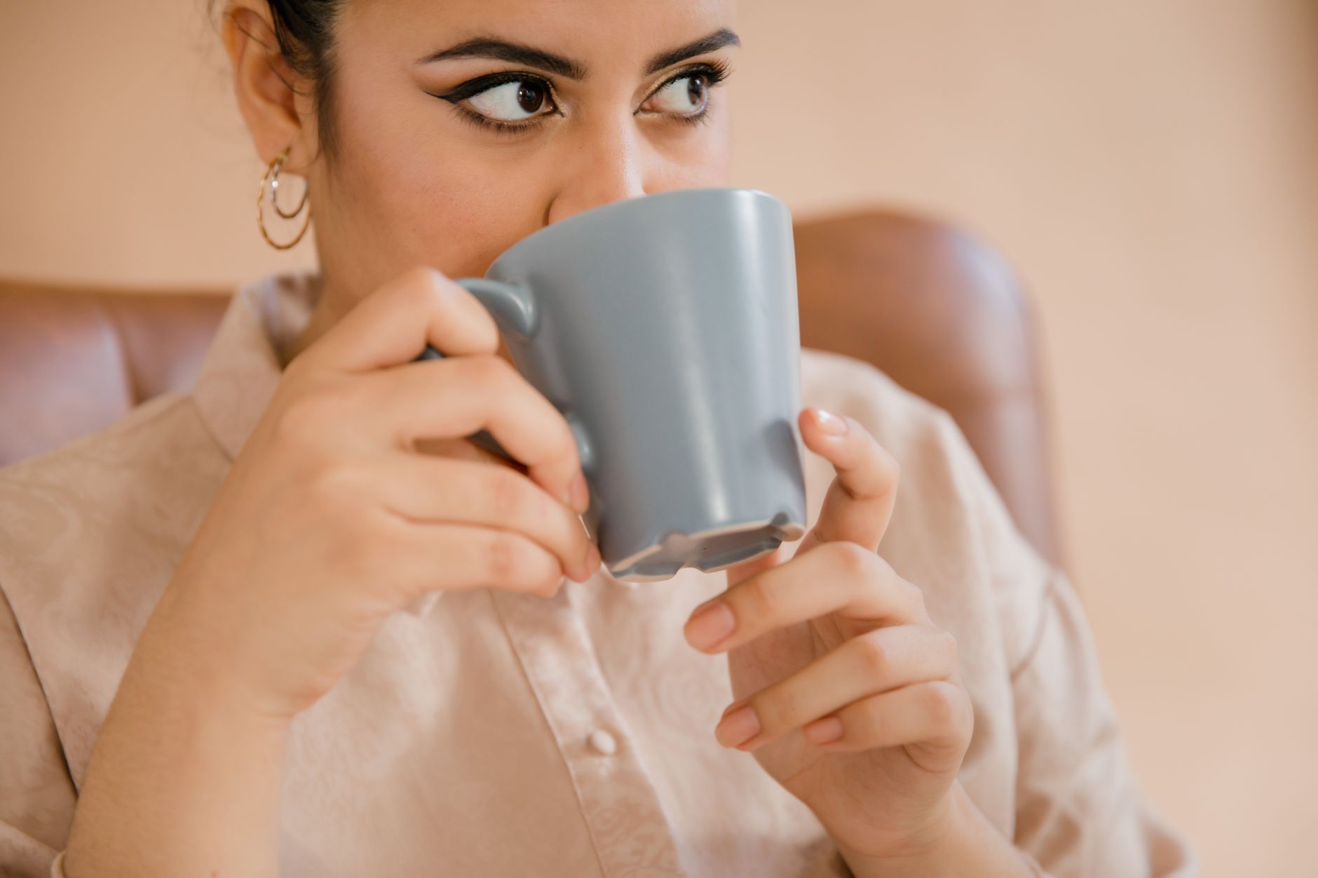 Impactul băuturilor zilnice asupra sănătății oaselor: Ceaiul și cafeaua pot influența densitatea minerală