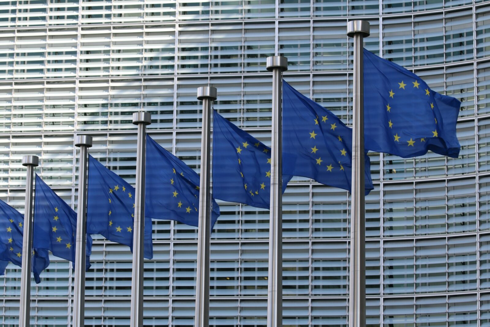 Uniunea Europeană pregătește restricționarea accesului copiilor sub 15 ani la rețelele sociale și AI