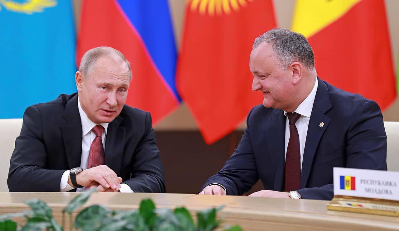 Igor Dodon a felicitat liderul de la Kremlin de ziua de naștere, invocând legături istorice
