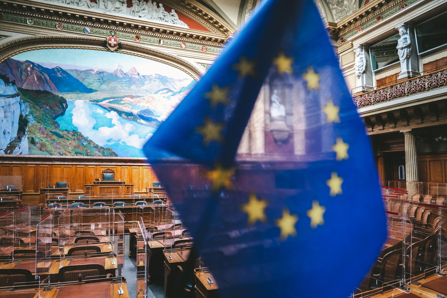 Parlamentul European impune priorități stricte pentru noua strategie de combatere a corupției în UE