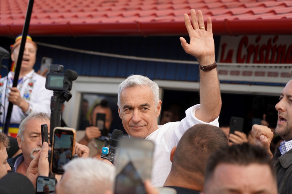 Călin Georgescu a transmis un mesaj de recunoștință susținătorilor săi din arestul preventiv