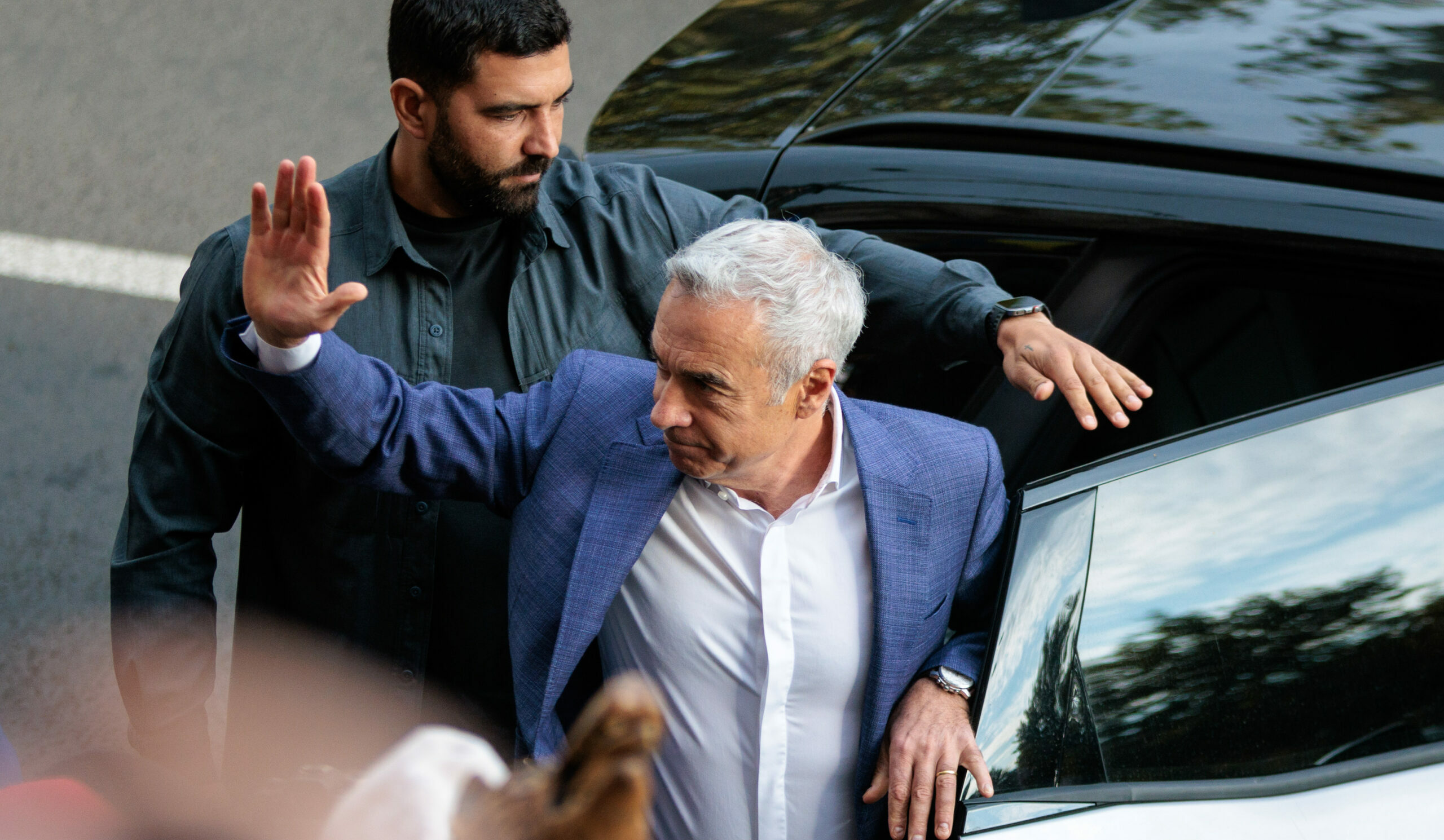 Călin Georgescu trimite un mesaj de rugăciune susținătorilor săi, în timp ce se află în Arestul central al Capitalei
