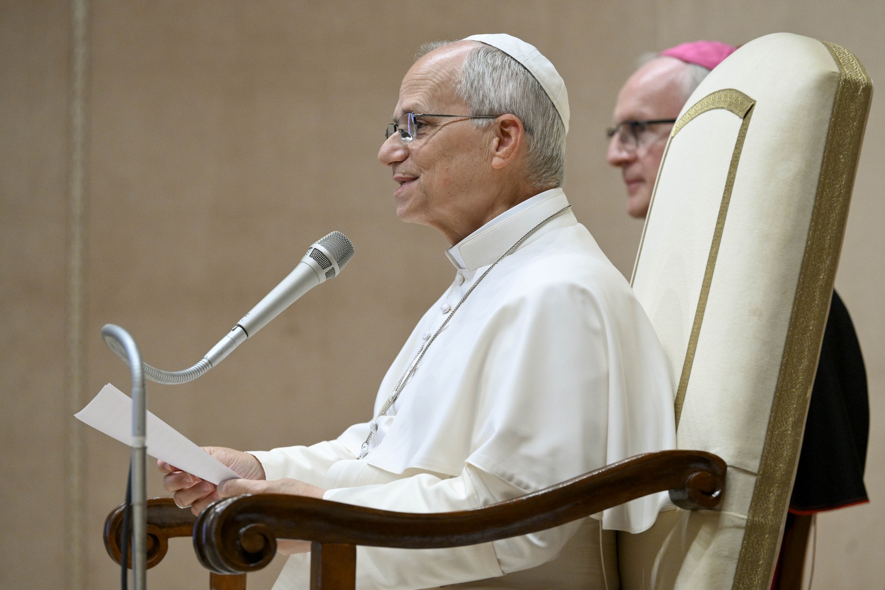 Papa Leon al XIV-lea va fi internat pentru o intervenție chirurgicală la plămân
