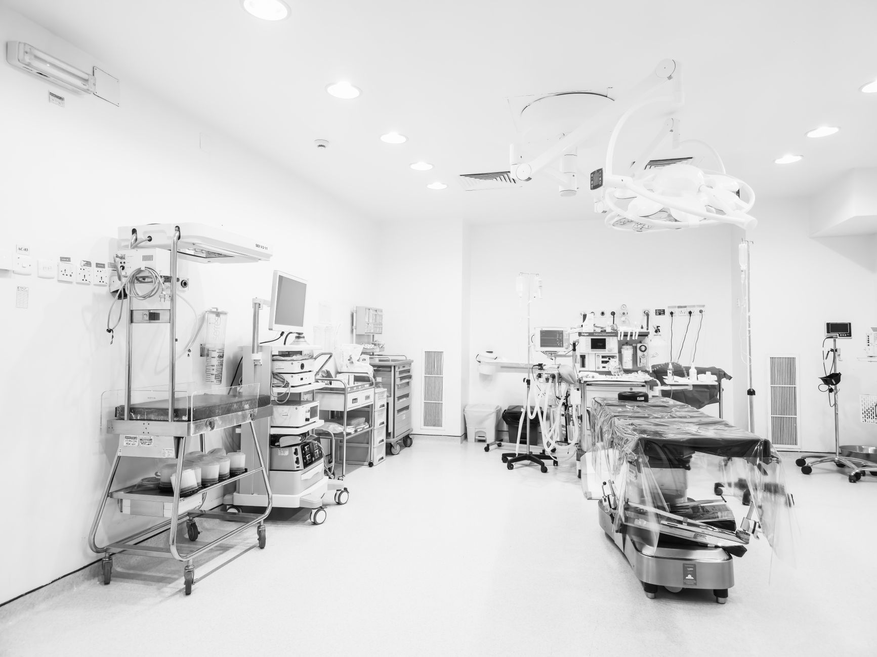 Papa Leon va fi internat în spital pentru o intervenție chirurgicală la plămâni